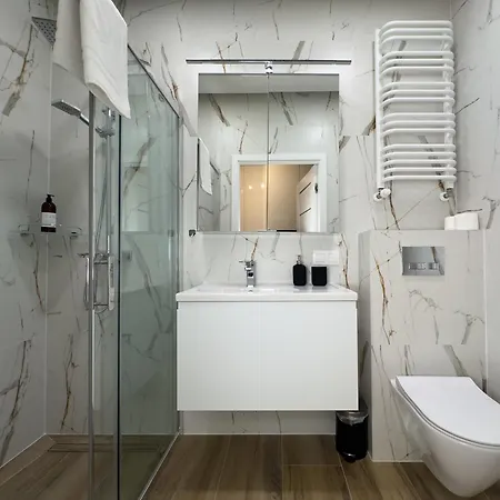 Urban Global Rafael - 17th Floor No 22- Air Condition - Balcony - Free Garage كاتوفيتسه