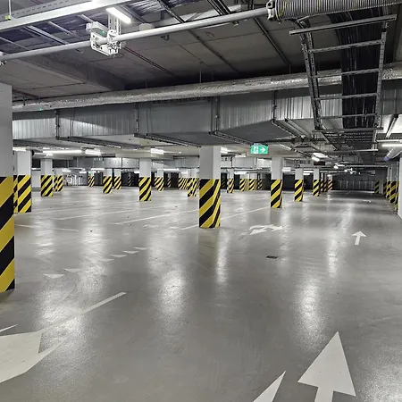 شقة Urban Global Rafael - 17th Floor No 22- Air Condition - Balcony - Free Garage كاتوفيتسه