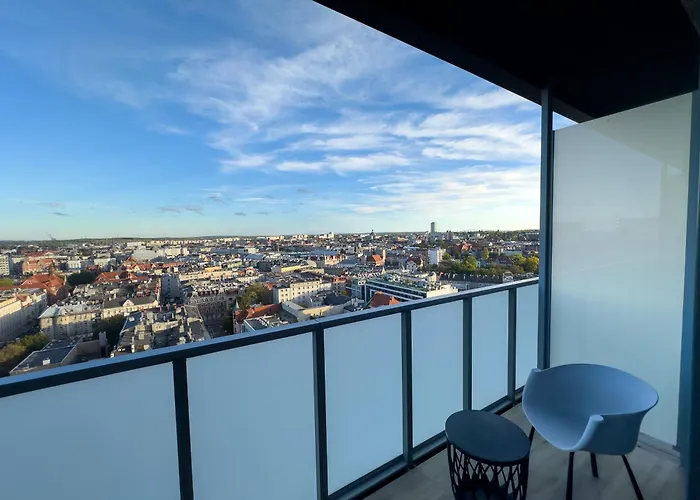 Apartament Urban Global Skyline Rafael Centrum , 17th Floor No 22, Free Garage, Self Check-in, No Deposit *